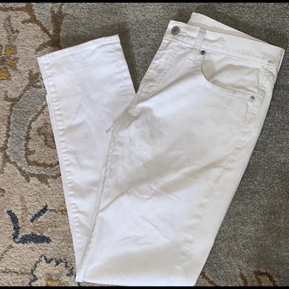 White Levi’s 510 skinny jeans 32x32